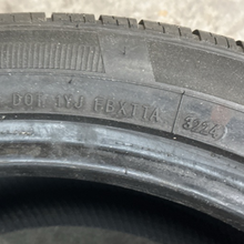 Load image into Gallery viewer, SUMMIT TIRE Used 275/40/20 230de7e2