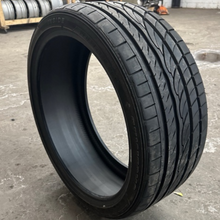 Load image into Gallery viewer, SUMITOMO 245/35/20 TIRE 6e5dc458