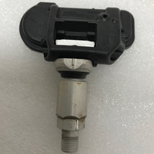 Load image into Gallery viewer, Set of 4 Mercedes TPMS Sensor A0009050030 433 Mhz 84caf77d