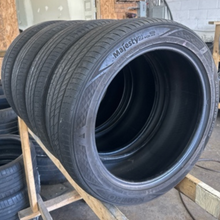 Load image into Gallery viewer, SET OF 4 KUMHO MAJESTY9 SOLUS 245/45/19 TIRES 13175871