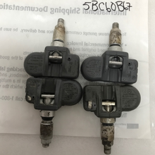 Load image into Gallery viewer, SET OF 4 TPMS SENSOR MERCEDES BENZ A0009054100 5bc60b67