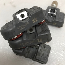 Load image into Gallery viewer, Set of 4 Mercedes Schrader TPMS Sensor A0009054100 433mhz Cb9a76fa
