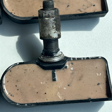Load image into Gallery viewer, Set of 4 Land Rover TPMS AH521A159CA  97a879dd