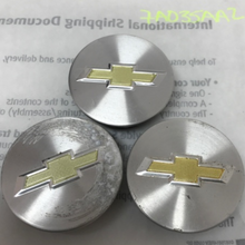 Load image into Gallery viewer, SET OF 3 Chevrolet Center Caps 9594156 57 MM 7a035aa2