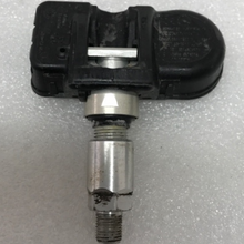 Load image into Gallery viewer, Set of 4 Mercedes TPMS 433 Mhz A0009057200 6600b685
