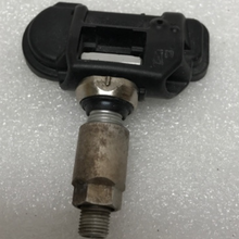 Load image into Gallery viewer, SET OF 4 Mercedes Benz Schrader TPMS Sensor 0009050030  d3a814be