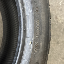 Load image into Gallery viewer, CONTINENTAL TIRE  275/35/20 USED  1c943414
