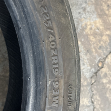 Load image into Gallery viewer, ADVANTA  TIRE USED 225/40/19 af9d1311