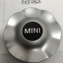 Load image into Gallery viewer, Silver Center Cap Mini Cooper 6771002 56 MM 31ce7b67