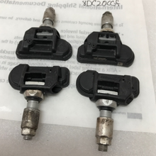 Load image into Gallery viewer, Set of 4 Mercedes Benz TPMS  433MHz 0009050030