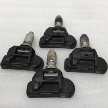 Load image into Gallery viewer, Set of 4 Mercedes Benz TPMS Sensor 433 Mhz A0009050030 48509529