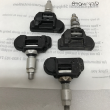 Load image into Gallery viewer, Set of 4 Mercedes TPMS Sensor A0009050030 433 Mhz 84caf77d