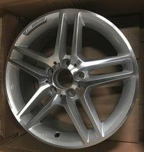 Load image into Gallery viewer, 17 INCH ALLOY RIM WHEEL FACTORY OEM REAR 85220 2044019702