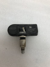 Load image into Gallery viewer, SET OF 4 TPMS Chrysler, Dodge, Jeep, Mitsubishi, Ram 315 Mhz 56053030AC