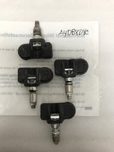 Load image into Gallery viewer, Set of 4 TPMS Mercedes Benz 433 Mhz A0009057200 a4db8d8c